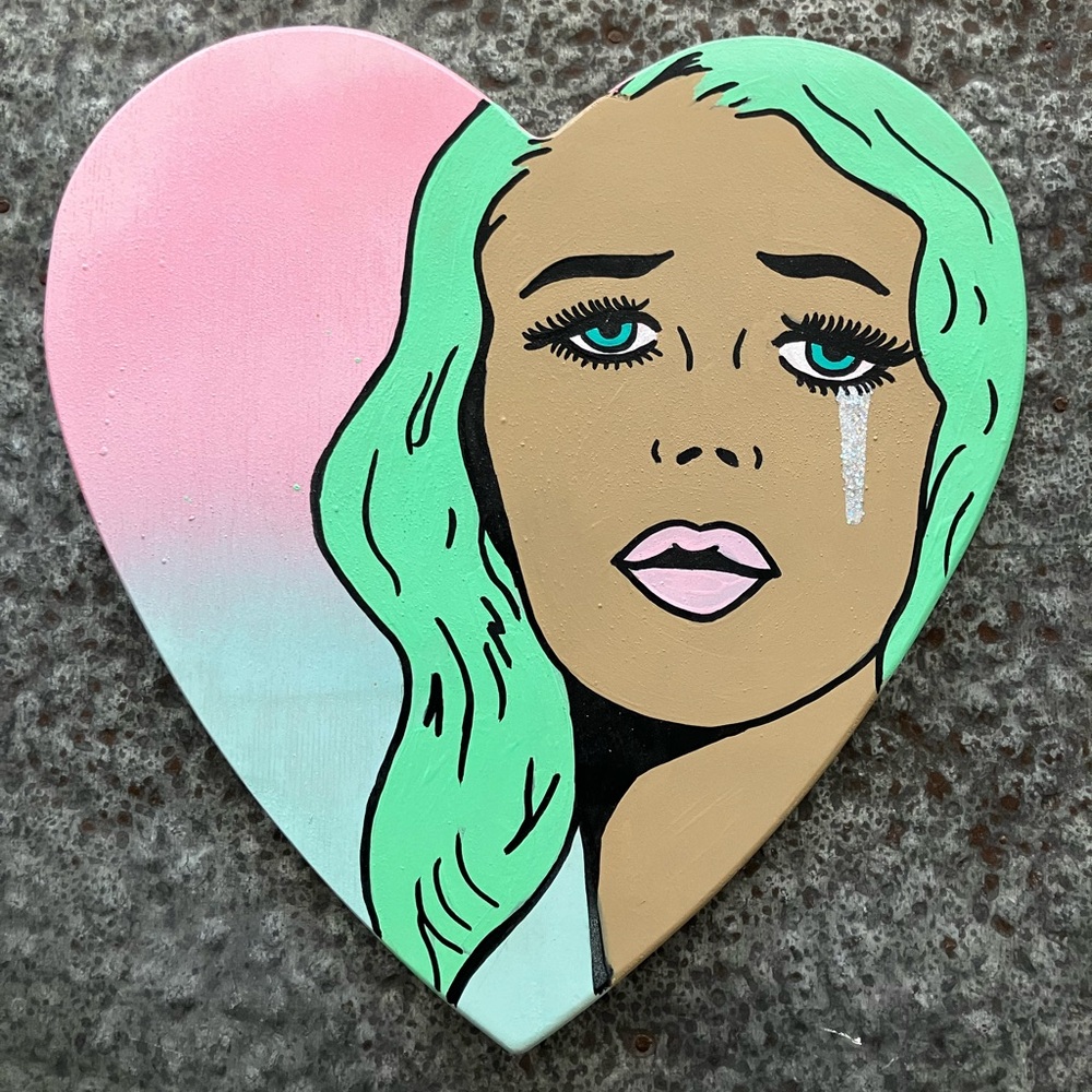 Heart-Shaped Pop Art Wall Decor